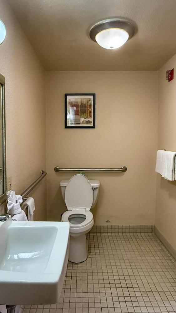 Quadruple Room - Disability Access - Non-Smoking interior